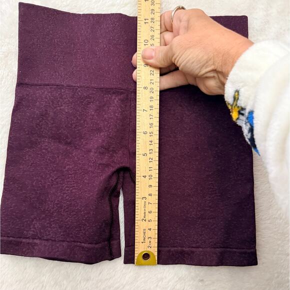 Gymshark Seamless Shorts Plum Womens XS New in Bag - Picture 2 of 5
